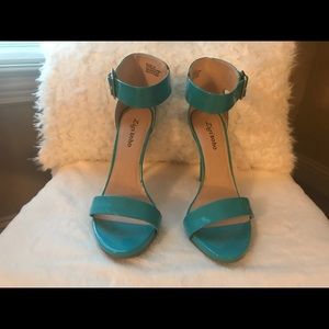 Strap Turquoise Heel
